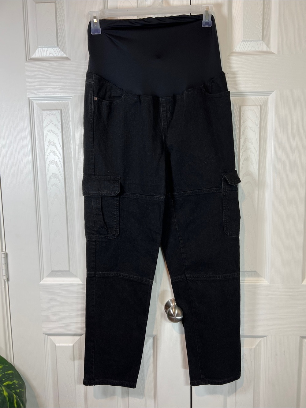 Ingrid & Isabel Maternity Over The Belly 90’s Straight Cargo Jeans Size 6 NWOT - Picture 6 of 10